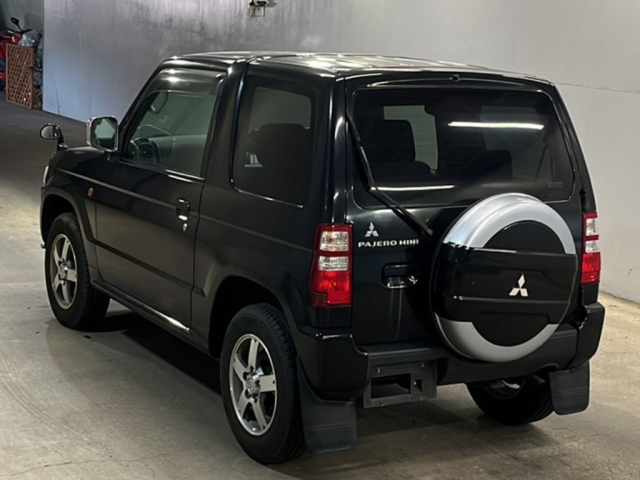 MITSUBISHI PAJERO MINI 2010