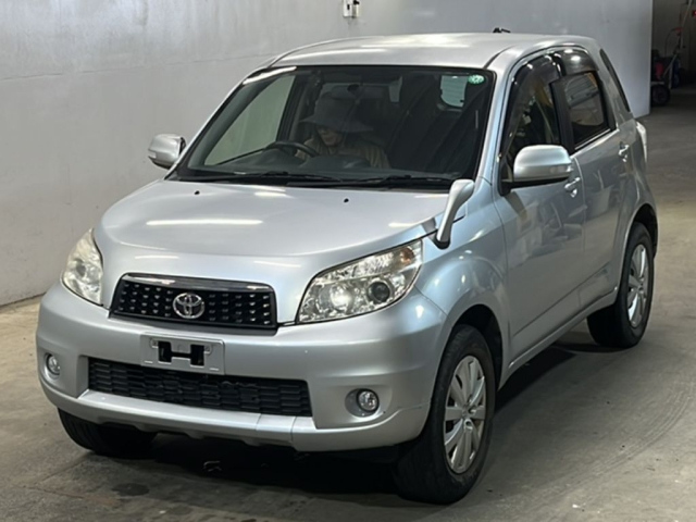 TOYOTA RUSH 2015