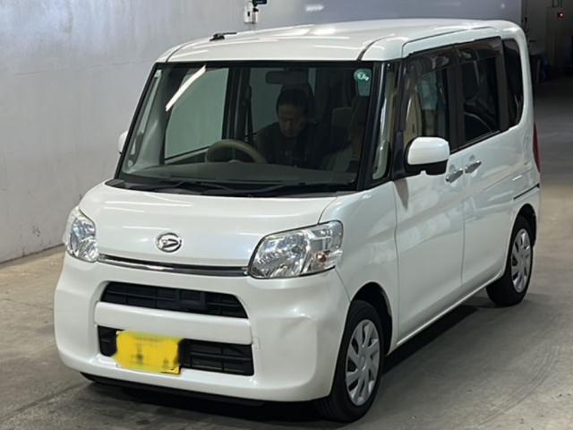 DAIHATSU TANTO 2015