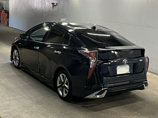 TOYOTA PRIUS 2017