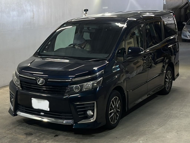 TOYOTA VOXY 2014