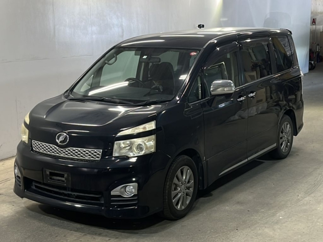TOYOTA VOXY 2012