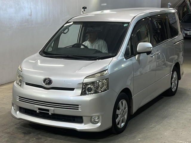 TOYOTA VOXY 2008