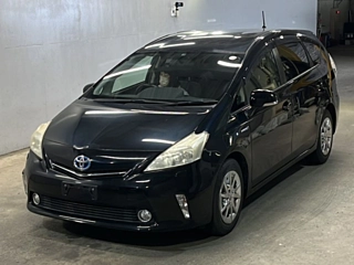 TOYOTA PRIUS ALPHA 2012