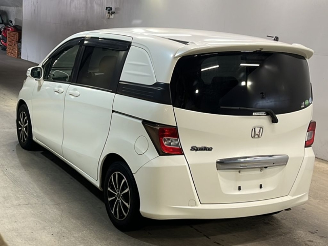 HONDA FREED 2012