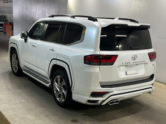 TOYOTA LAND CRUISER 2023