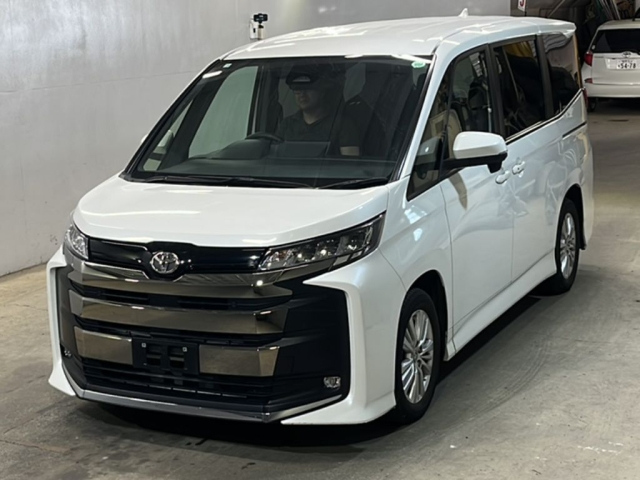 TOYOTA NOAH 2023
