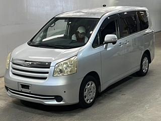 TOYOTA NOAH 2009