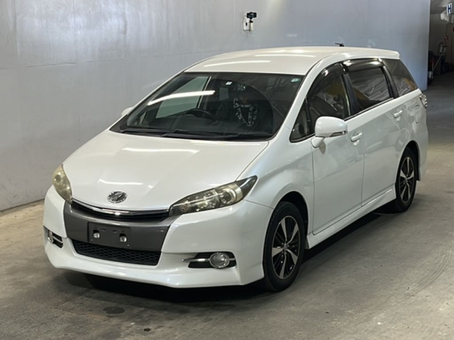 TOYOTA WISH 2012
