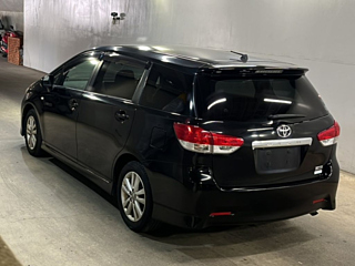TOYOTA WISH 2010