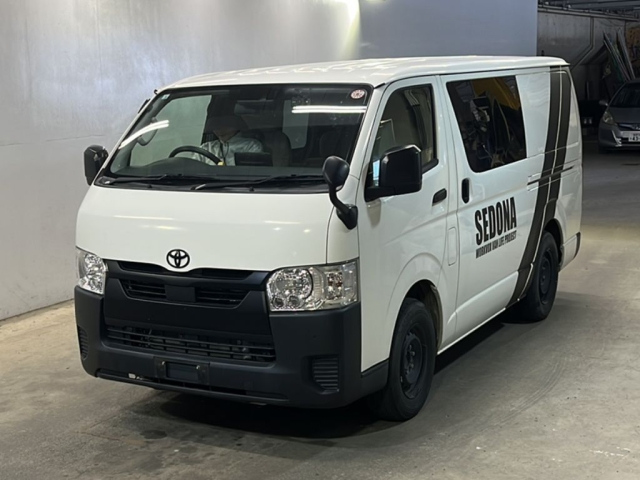 TOYOTA HIACE VAN 2023