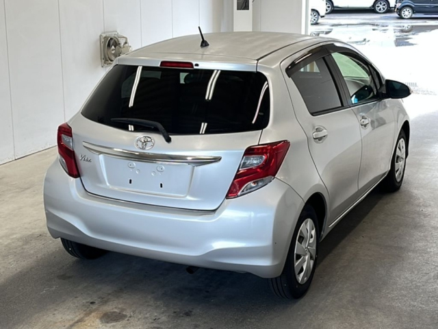 TOYOTA VITZ 2014