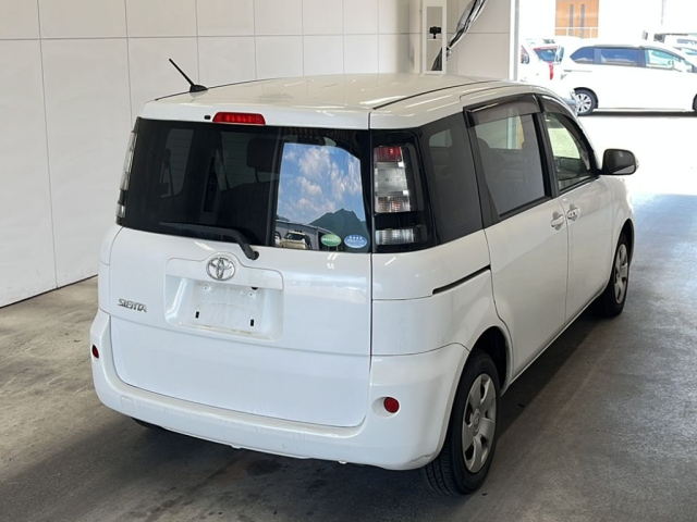 TOYOTA SIENTA 2014