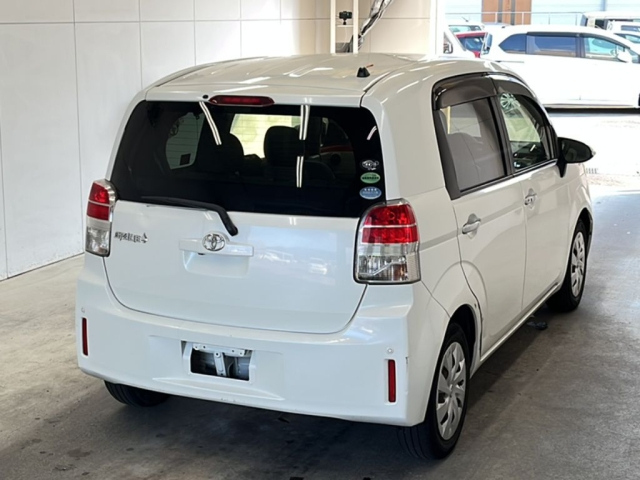 TOYOTA SPADE 2012