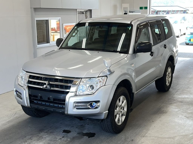 MITSUBISHI PAJERO 2017