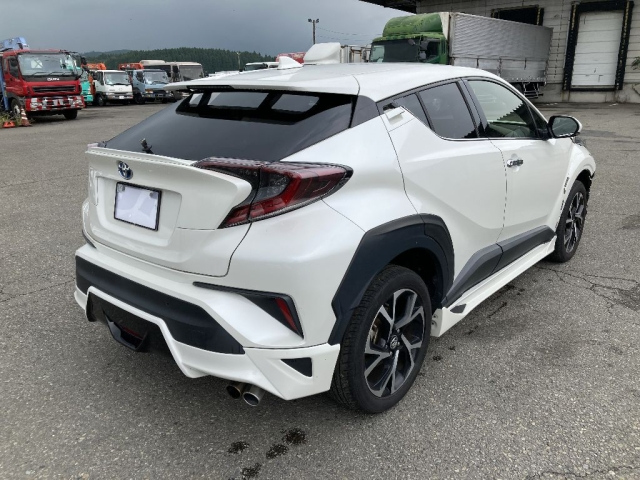TOYOTA C-HR 2018
