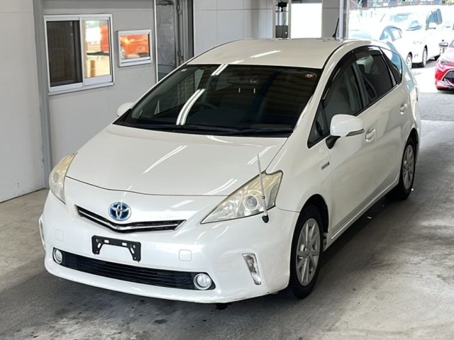 TOYOTA PRIUS ALPHA 2012