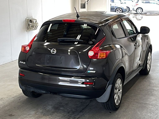 NISSAN JUKE 2011
