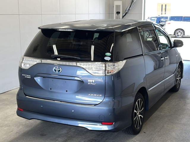 TOYOTA ESTIMA HYBRID 2015