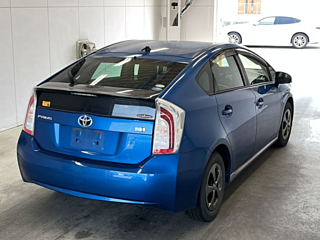 TOYOTA PRIUS 2014