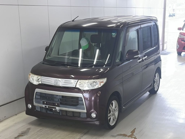 DAIHATSU TANTO 2011