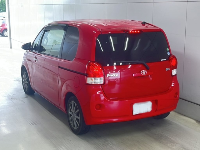 TOYOTA PORTE 2013