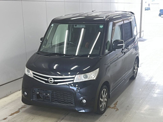 NISSAN ROOX 2013