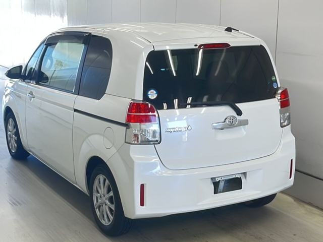 TOYOTA SPADE 2015