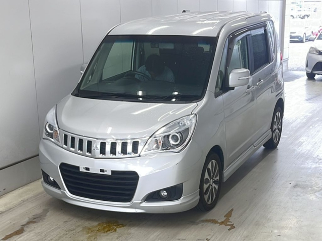 MITSUBISHI DELICA D2 2014
