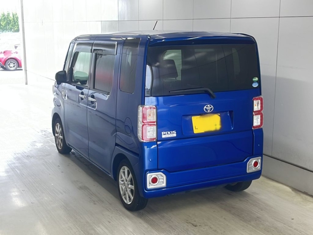 TOYOTA PIXIS MEGA 2017