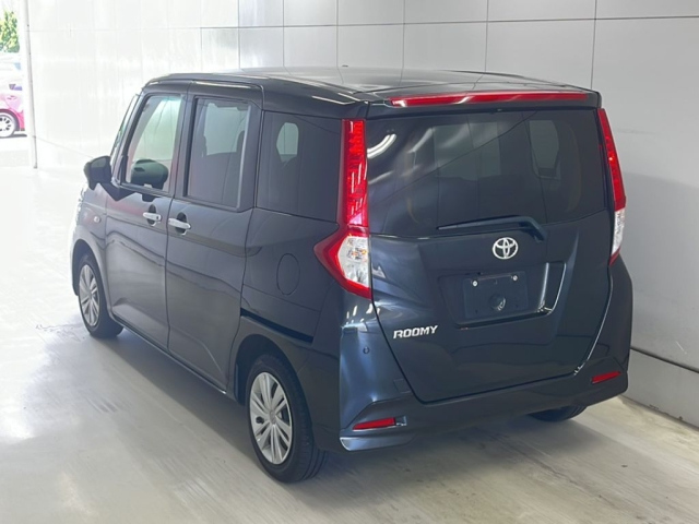 TOYOTA ROOMY 2022
