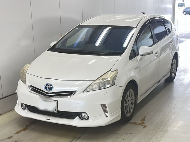 TOYOTA PRIUS ALPHA 2012