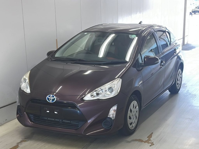 TOYOTA AQUA 2016