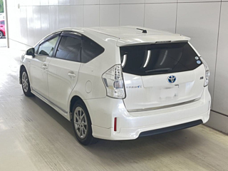 TOYOTA PRIUS ALPHA 2012