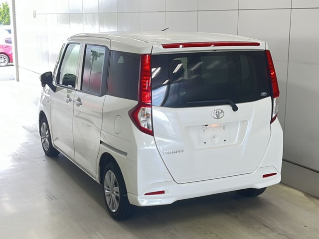 TOYOTA ROOMY 2022