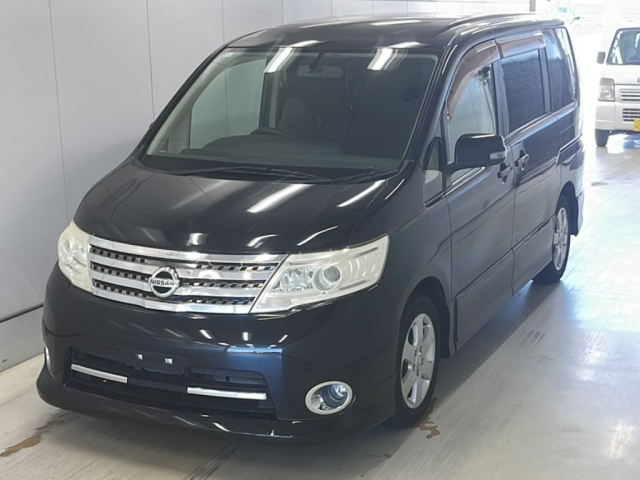 NISSAN SERENA 2010
