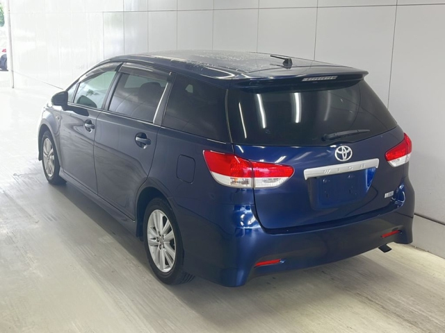 TOYOTA WISH 2010