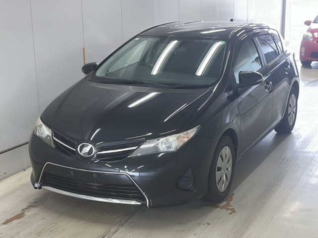 TOYOTA AURIS 2012