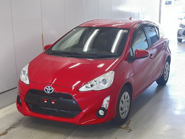 TOYOTA AQUA 2017