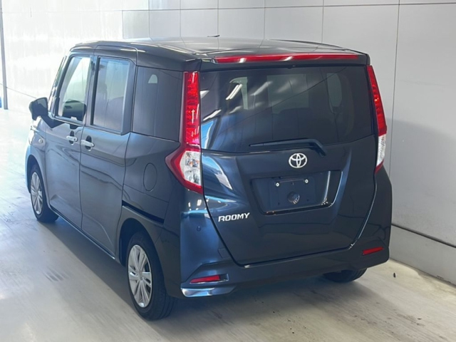 TOYOTA ROOMY 2022