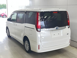 TOYOTA NOAH 2015