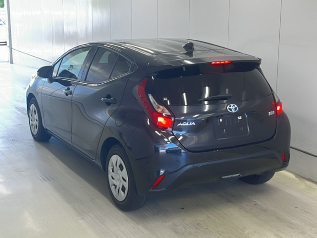 TOYOTA AQUA 2023