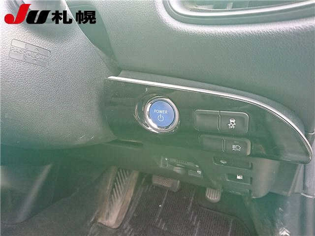 TOYOTA PRIUS 2016