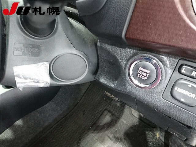 TOYOTA VITZ 2014