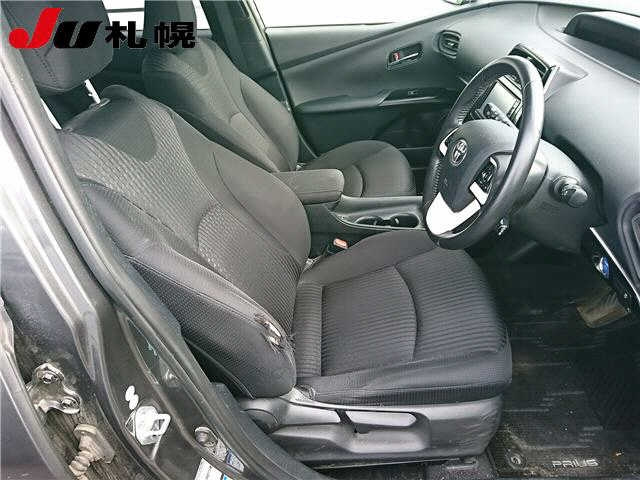 TOYOTA PRIUS 2016