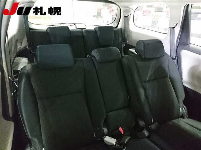 TOYOTA WISH 2011