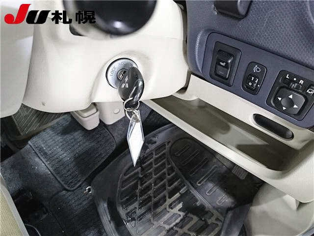 MITSUBISHI EK WAGON 2013