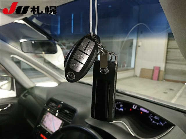NISSAN SERENA 2011