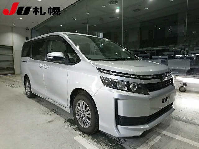 TOYOTA VOXY 2016