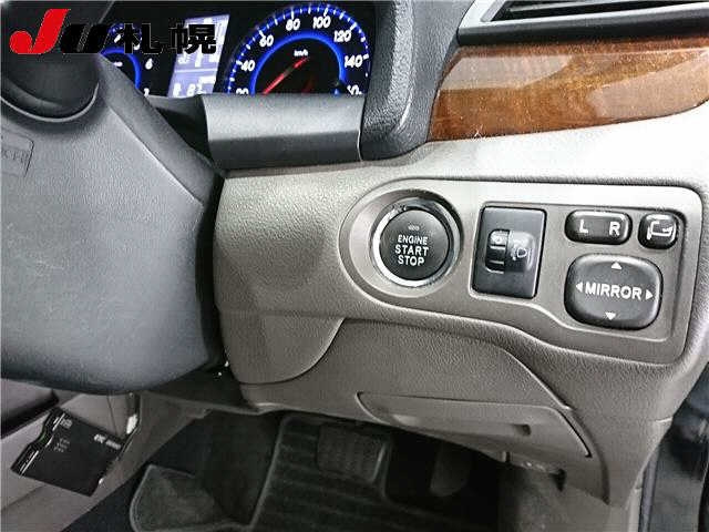TOYOTA PREMIO 2016